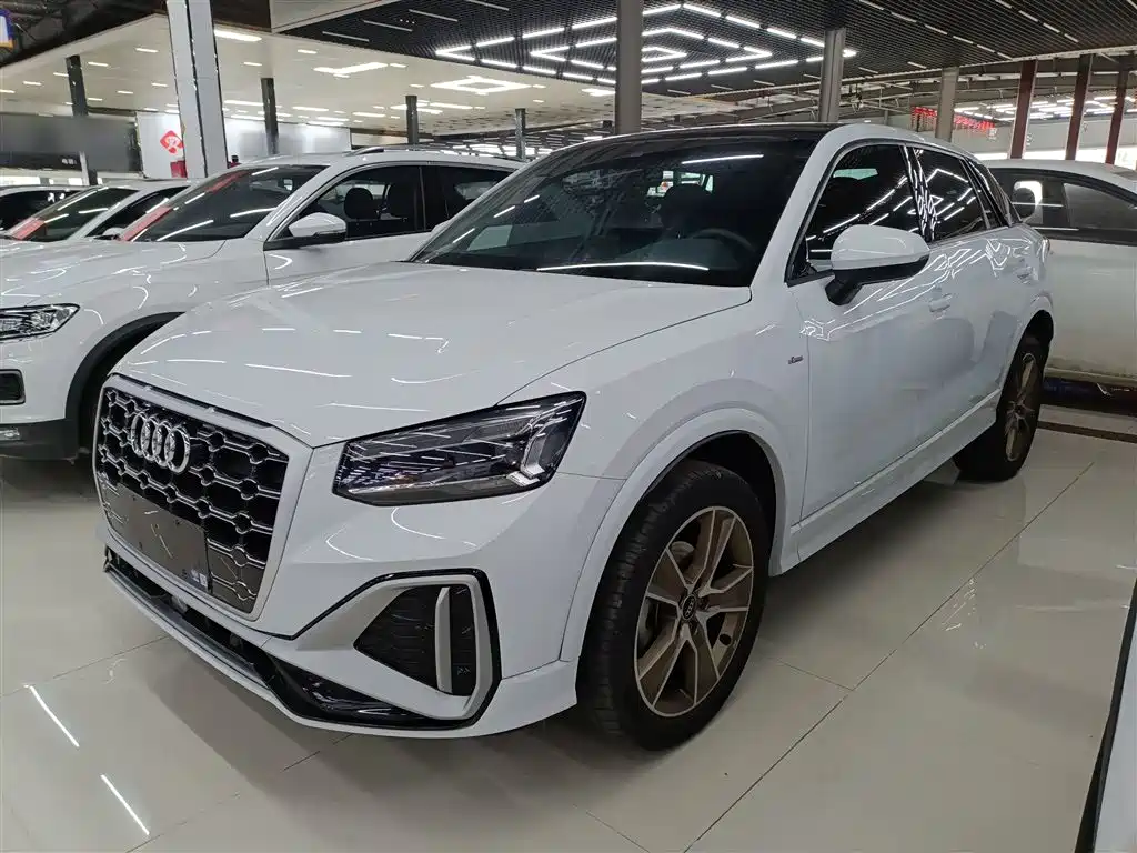Audi Q2L 2022 35 TFSI Fashion Elegance