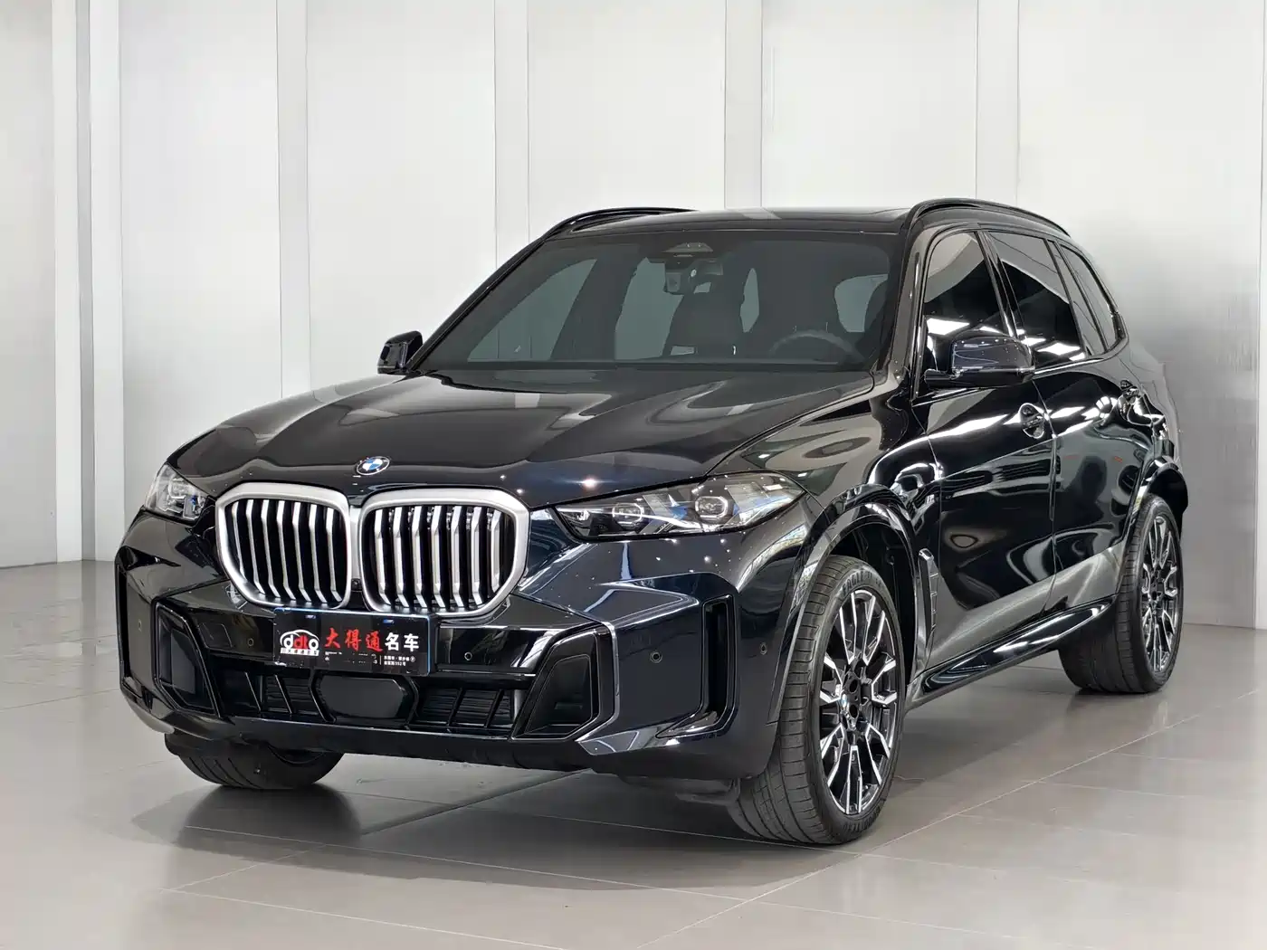 BMW X5 2023 xDrive 40Li M Sport Black Night Package
