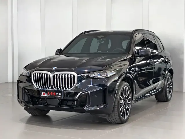 BMW X5 2023 xDrive 40Li M Sport Black Night Package