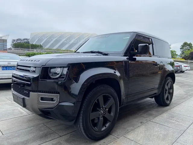 Land Rover Defender 2023 Model 90 2.0T P300 X-DYNAMIC HSE