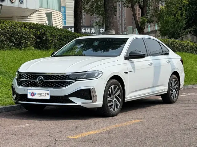 Volkswagen Lavida 2024 Model 300TSI DSG Starlight Leading Edition
