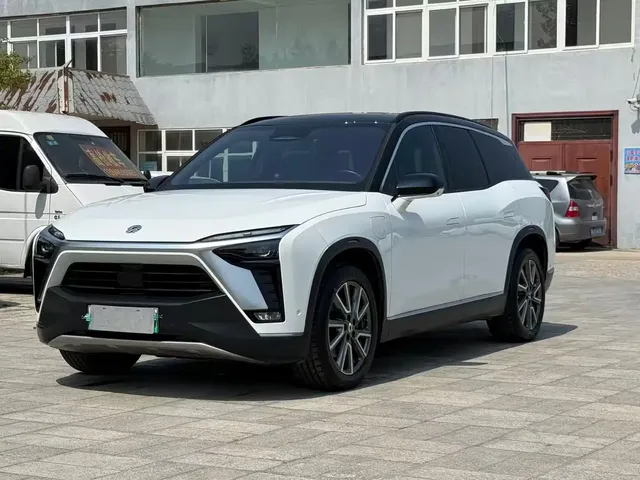 NIO ES8 2022 75kWh 7-Seater Edition