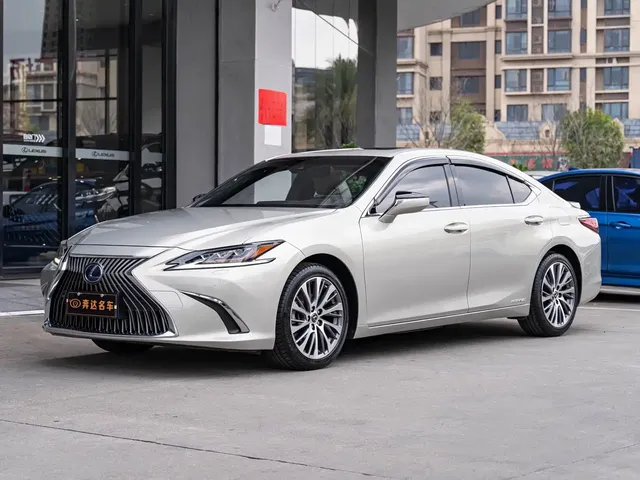 Lexus ES 2020 Model 300h Premium Edition
