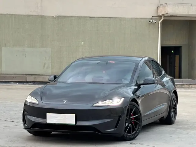 Tesla Model 3 2025 High-Performance All-Wheel Drive Edition