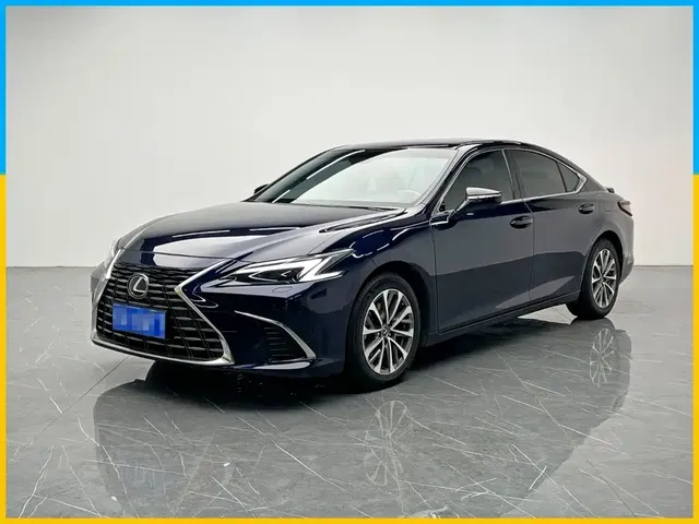 Lexus ES 2025 300h Ultimate Edition