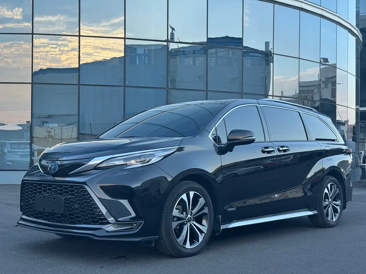Toyota Granvia 2023 2.5L Hybrid Prestige PLUS Edition