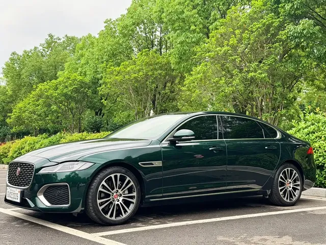 Jaguar XFL 2024 2.0T P250 2WD Premium Luxury