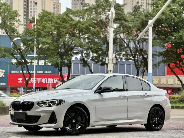 BMW 1 Series 2023 125i M Sport Shadow Edition