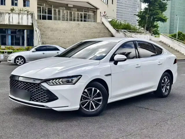 BYD Qin PLUS 2024 Glory Edition DM-i 55KM Leading