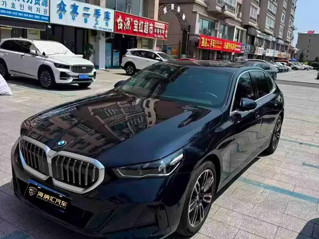 BMW 5 Series 2025 530Li Leading M Sport Package