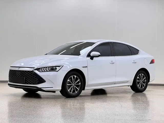 BYD Qin PLUS 2024 Glory Edition DM-i 55KM Leading