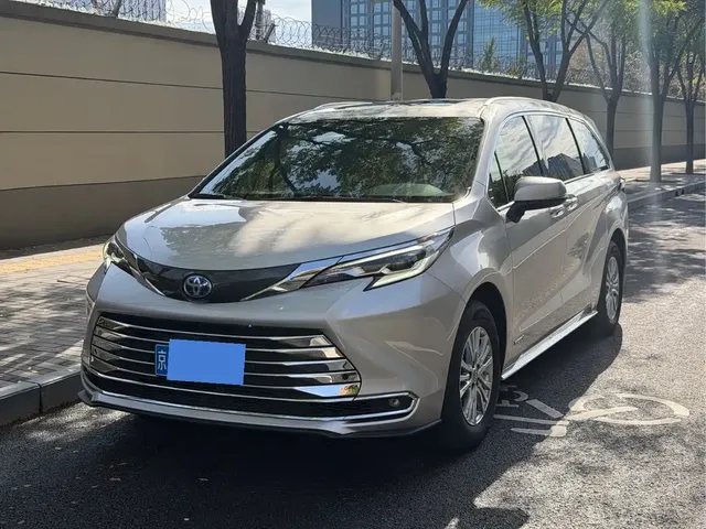 Toyota Sienna 2021 2.5L Hybrid Luxury Edition