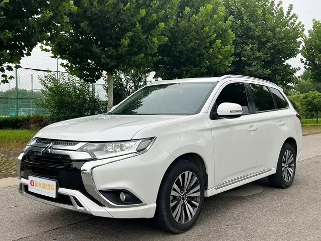 Mitsubishi Outlander 2021 Facelift 2.0L 2WD Premium Edition 5-Seater