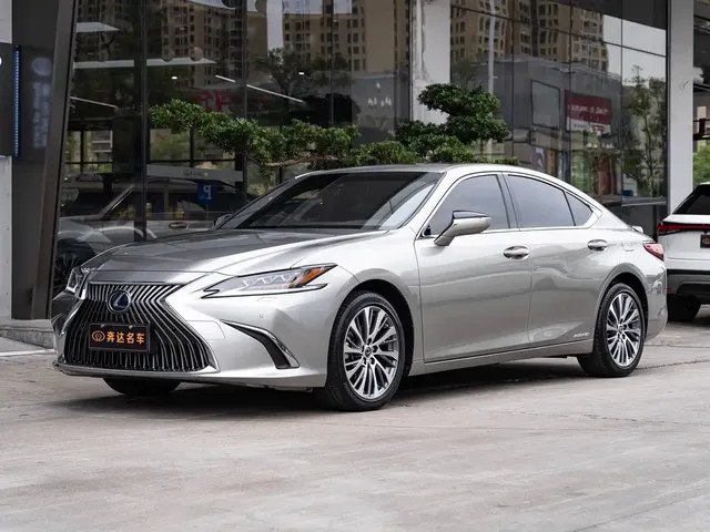 Lexus ES 2020 300h Ultimate Edition