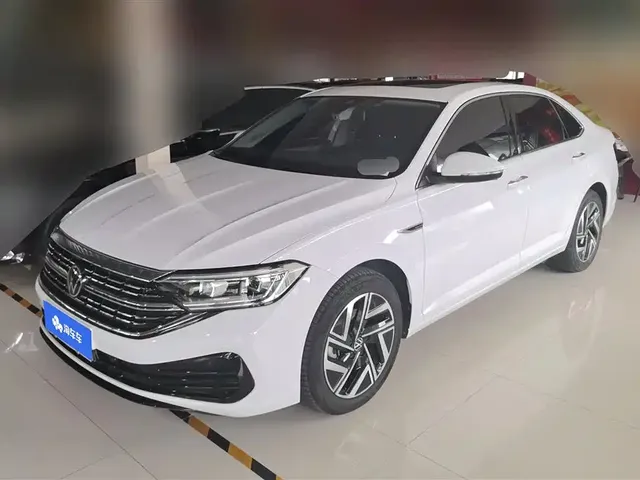Volkswagen Sagitar 2024 300TSI DSG Surpass Edition