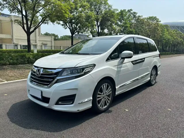 Honda Elysion 2016 2.4L Fashion Edition
