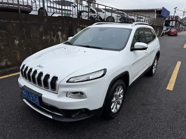 Jeep Cherokee 2017 2.4L Leading Edition