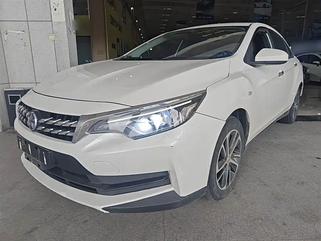 Venucia D60 2020 1.6L XE CVT Premium Edition