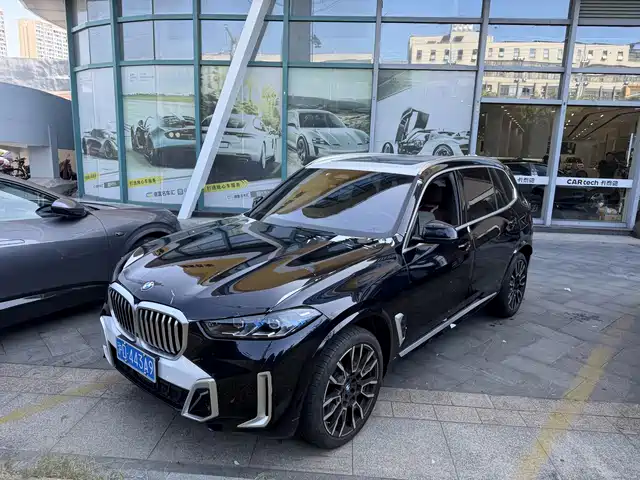 BMW X5 2023 xDrive 40Li M Sport Package