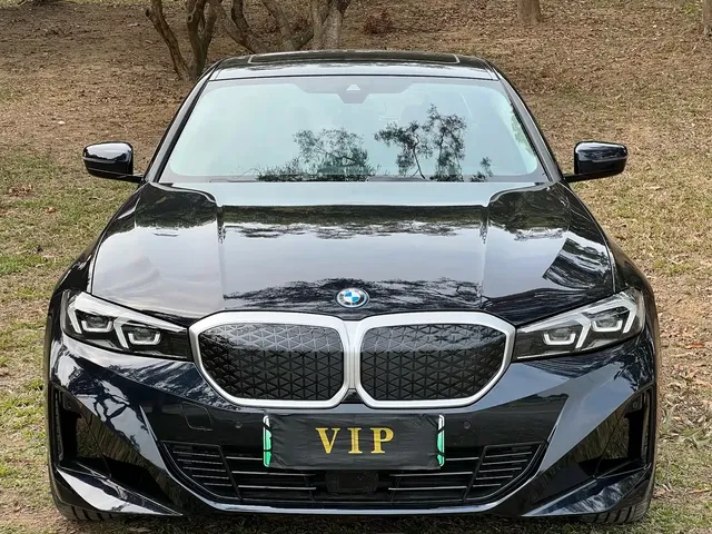 BMW i3 2025 eDrive 35 L
