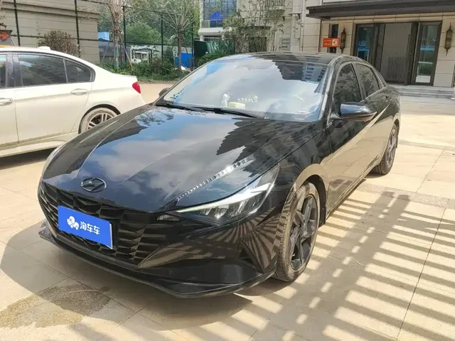 Hyundai Elantra 2021 1.5L CVT LUX Premium Edition