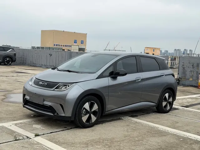 BYD Dolphin 2023 420km Fashion Edition