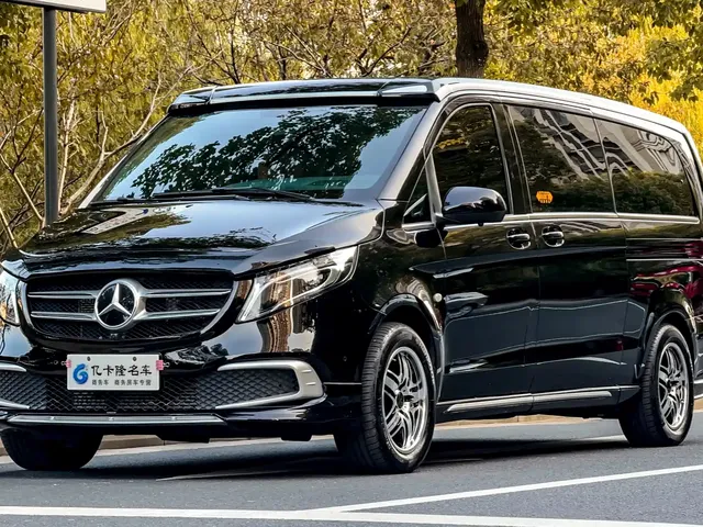 Mercedes-Benz Vito 2023 2.0T Business 7-Seater