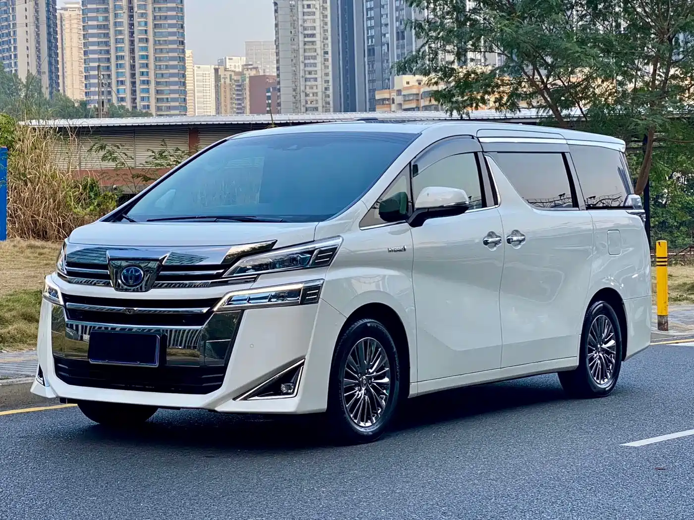 Toyota Vellfire 2020 Twin Engine 2.5L HV Premium Edition