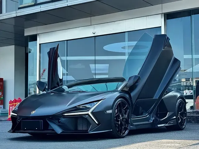 Lamborghini Revuelto 2023 6.5L PHEV Standard