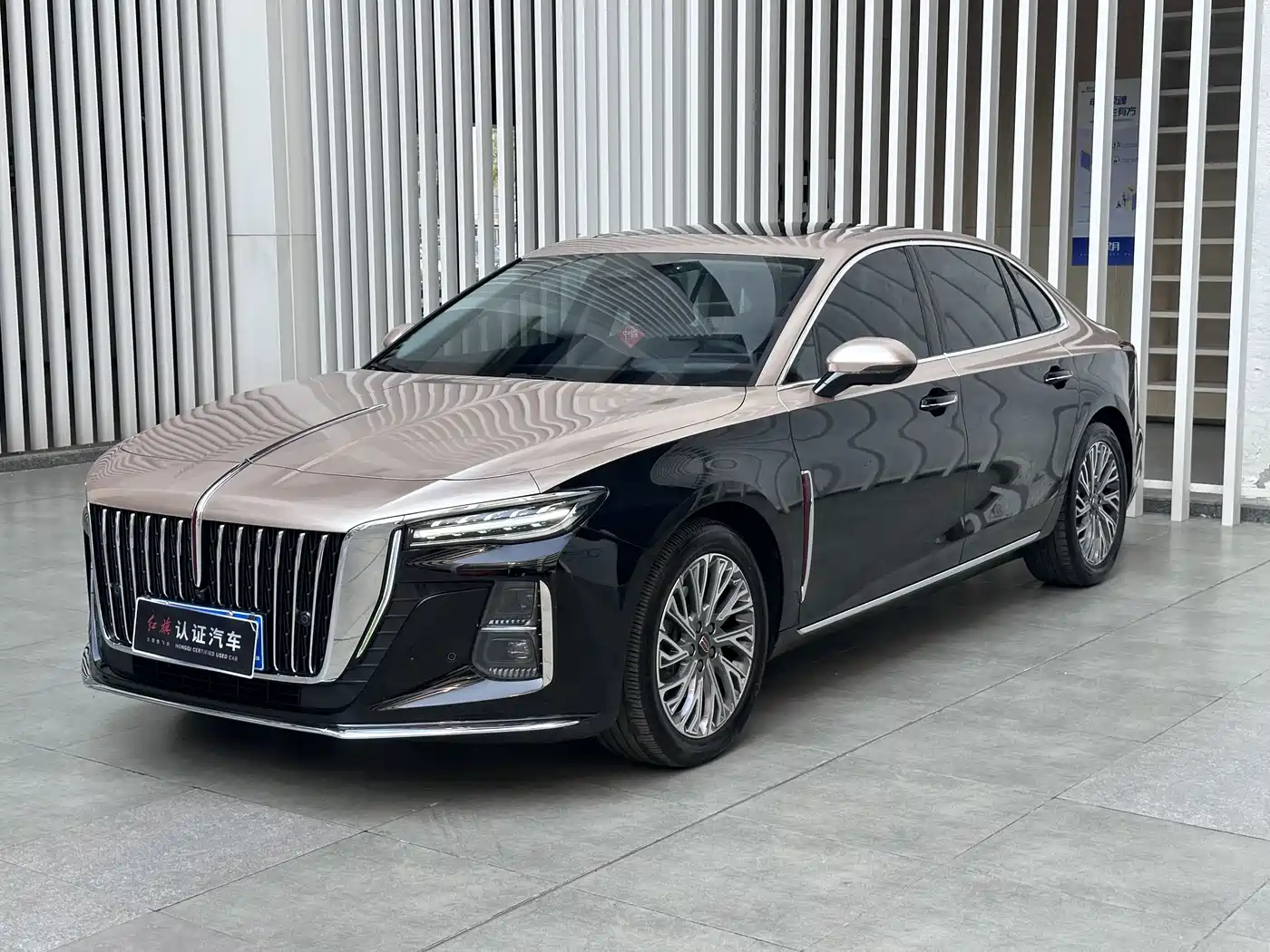 Hongqi H5 2023 2.0T Auto Smart Connect Flag Comfort