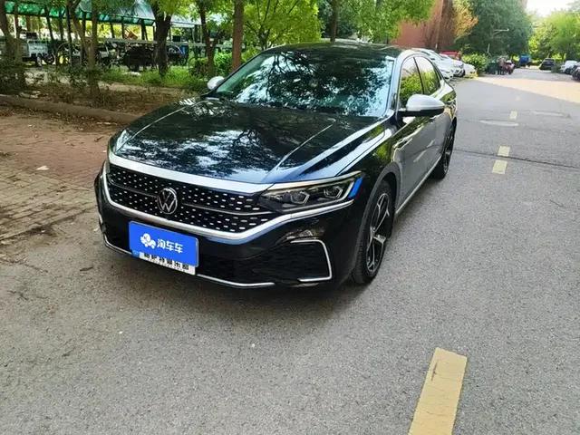 Volkswagen Passat 2023 Facelift 330TSI Starlight Luxury Edition