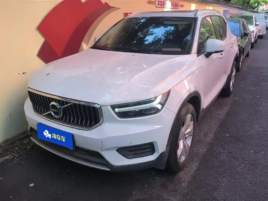 Volvo XC40 2021 Model T4 AWD Smart Drive Fashion Edition