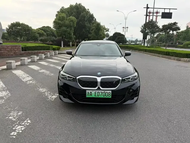 BMW i3 2022 eDrive 35 L