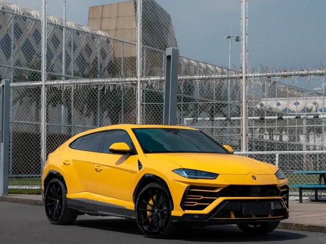 Lamborghini Urus 2021 4.0T V8