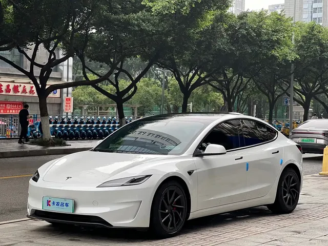 Tesla Model 3 2024 High-Performance All-Wheel Drive Edition
