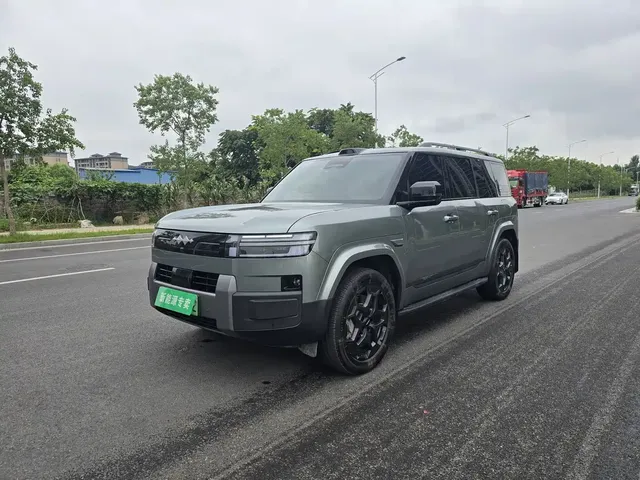 Fang Cheng Bao Titanium 7 2025 AWD Base Model