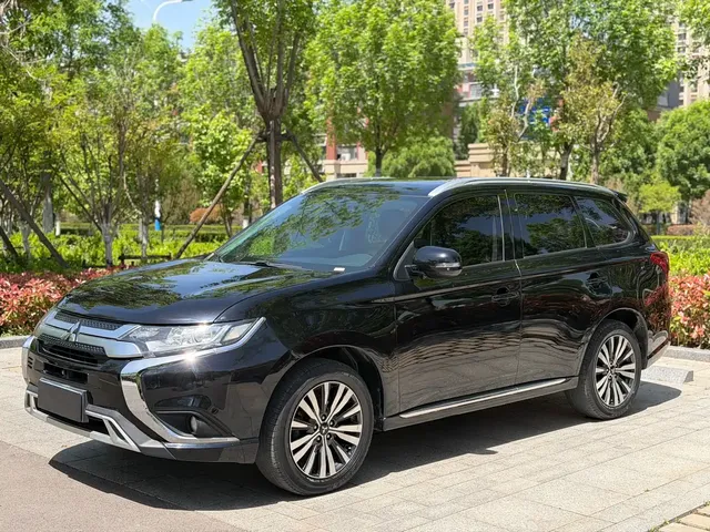 Mitsubishi Outlander 2021 2.0L 2WD Enjoyment Edition 7-Seater