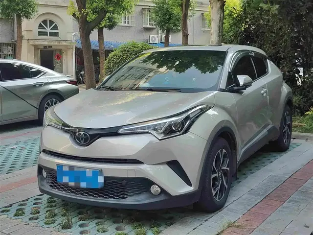 Toyota C-HR 2020 Model 2.0L Leading
