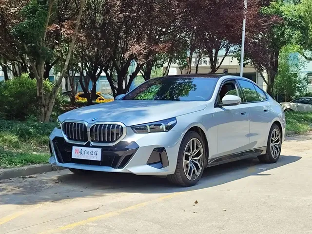 BMW 5 Series (Import) 2024 530i Leading Model M Sport Package