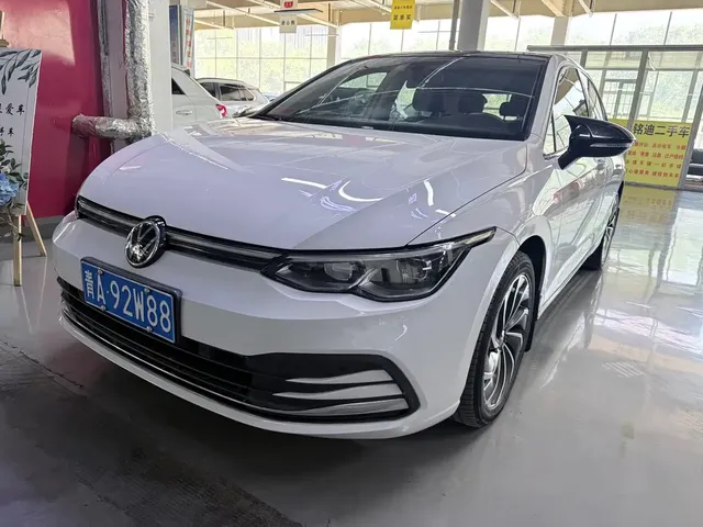Volkswagen Golf 2023 200TSI DSG Pro