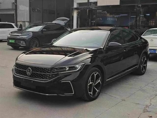 Volkswagen Passat 2025 Outstanding 380TSI Starlight Dragon Soaring Edition
