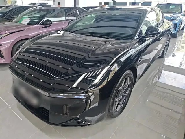 Lynk & Co 10 EM-P 2025 240km Base