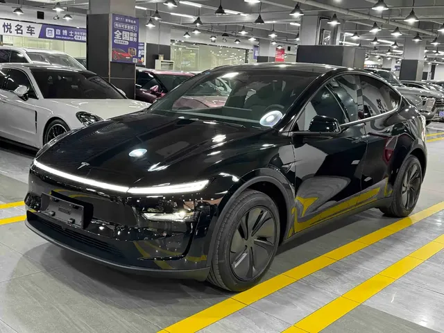 Tesla Model Y 2026 Rear-Wheel Drive