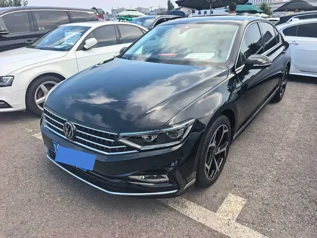 Volkswagen Magotan 2023 2 Million Units Anniversary Edition 330TSI DSG Leading Type