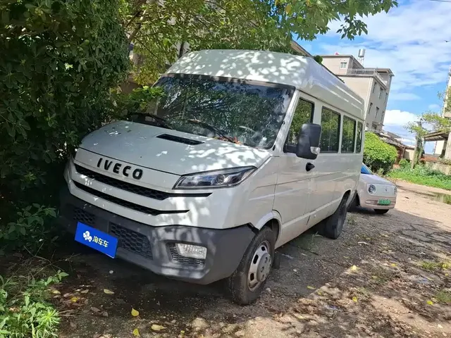 Iveco Daily 2022 2.5T A37 M1 Bus 5-9 Seats Long Wheelbase Medium Roof Dual Tire Manual Door