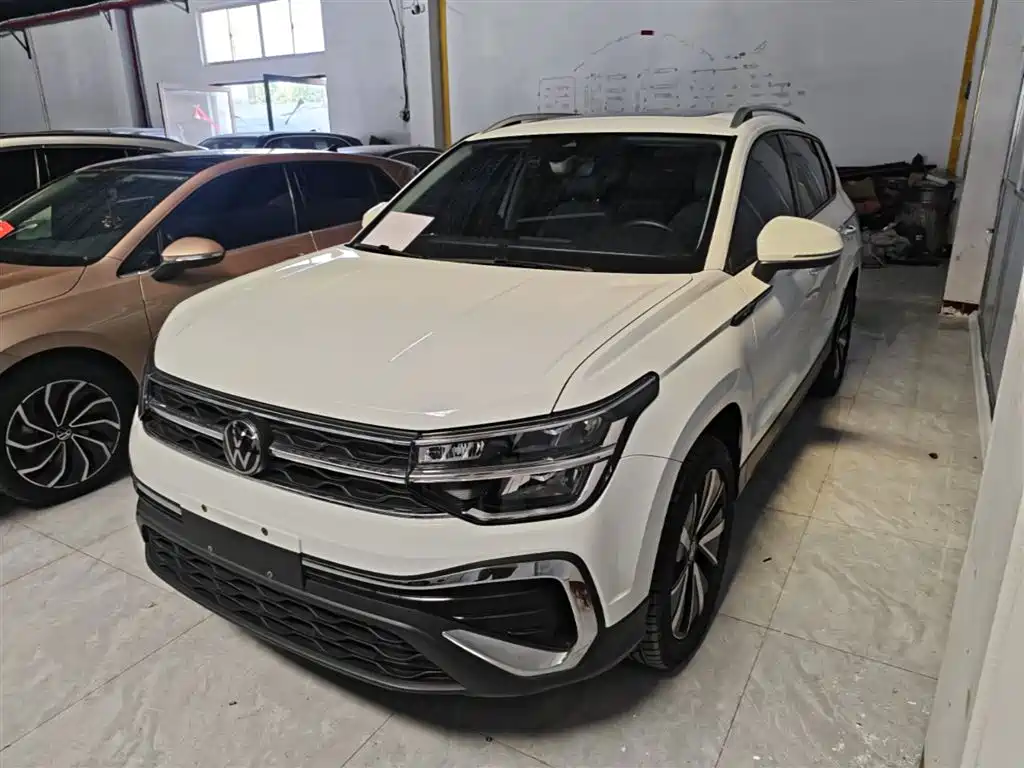 Volkswagen Tharu 2023 300TSI 2WD Bright Moon Edition