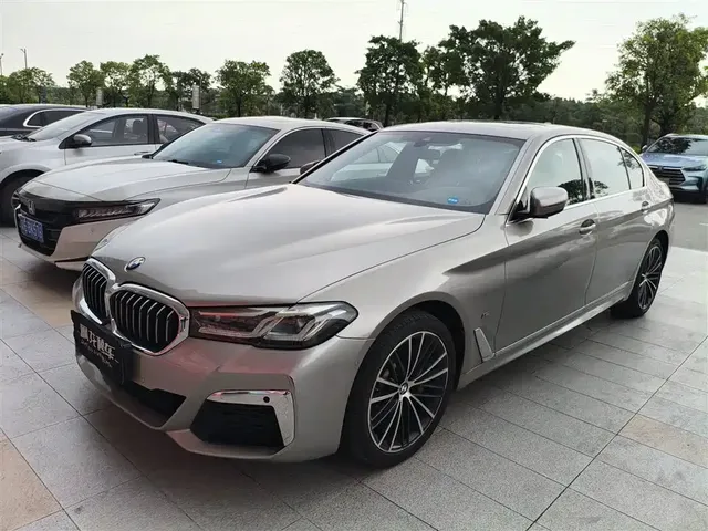 BMW 5 Series 2022 Facelift 530Li Leading M Sport Package