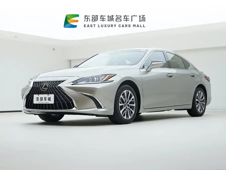 Lexus ES 2022 300h Excellence Edition
