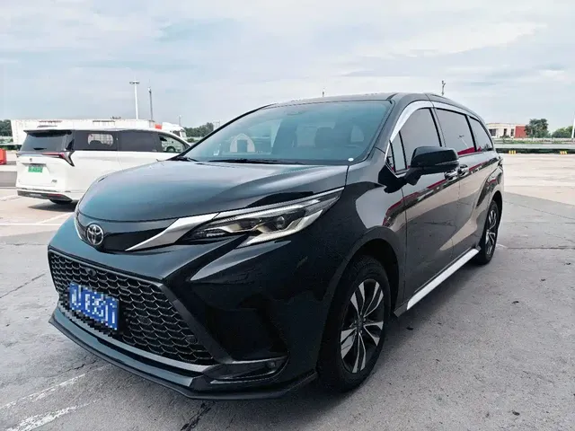 Toyota Granvia 2026 Model 2.5L Hybrid Luxury Edition