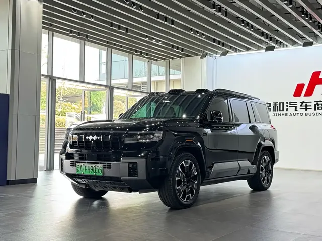 Fang Cheng Bao Leopard 8 2025 Zhiyong Flagship 6-Seater